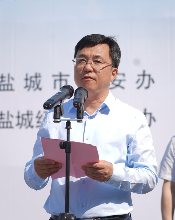 市政府副市长汤如军出席并讲话,市政府副秘书长颜彦主持启动仪