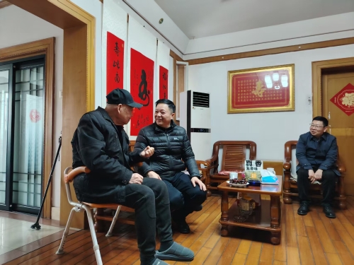 市市场监管局开展节前走访慰问活动