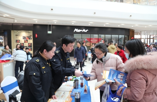 我市开展“3·15”国际消费者权益日主题宣传暨盐城市放心消费“三承诺”活动活动